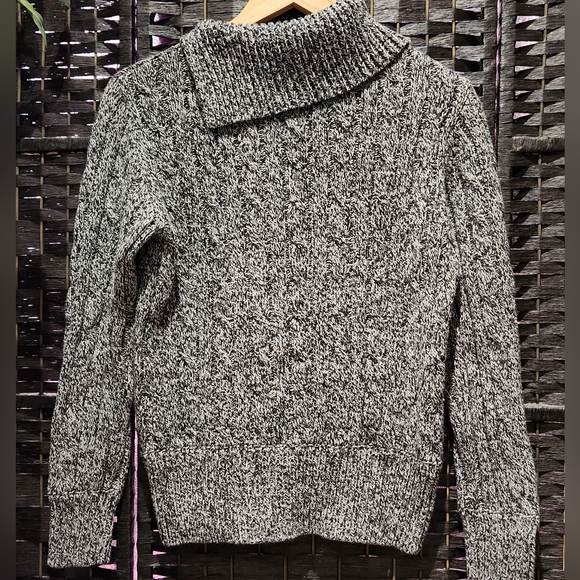 Liz Claiborne Sweater - Picture 5 of 6